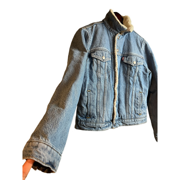 Women’s Levi’s Original Sherpa Trucker Jacket - Picture 2 of 15